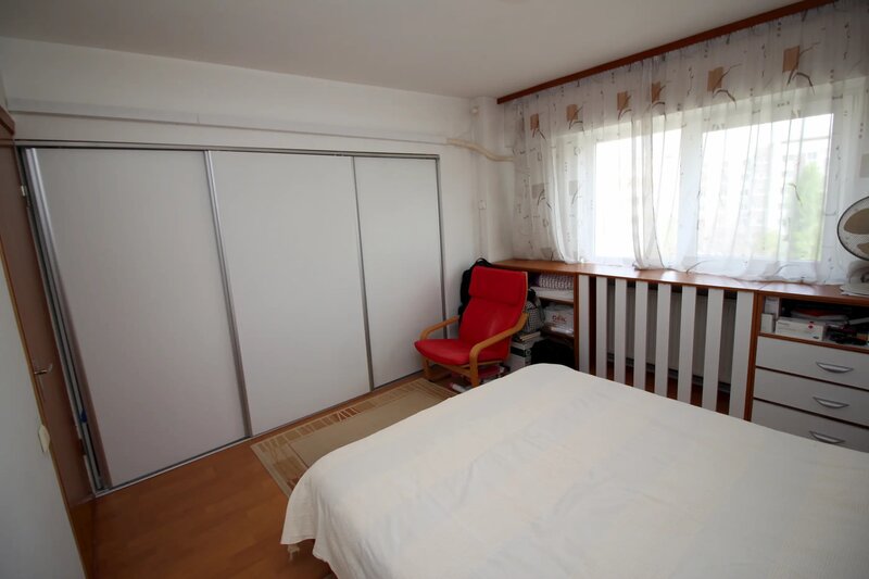 Crangasi Ceahlaul, 3 camere modificat din 4, centrala proprie, mobilat