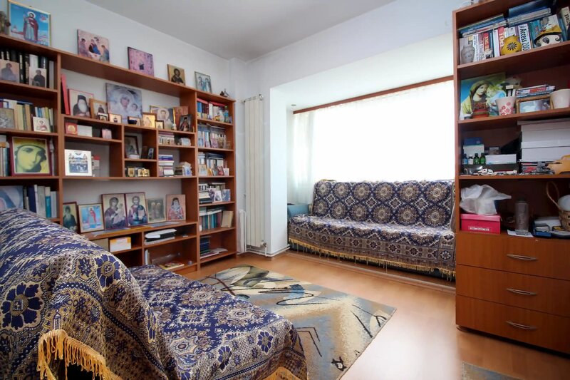 Crangasi Ceahlaul, 3 camere modificat din 4, centrala proprie, mobilat