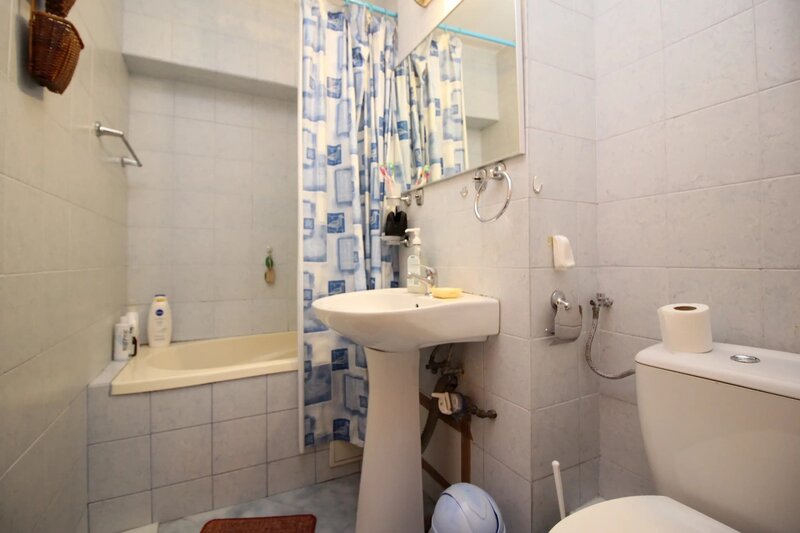 Crangasi Ceahlaul, 3 camere modificat din 4, centrala proprie, mobilat